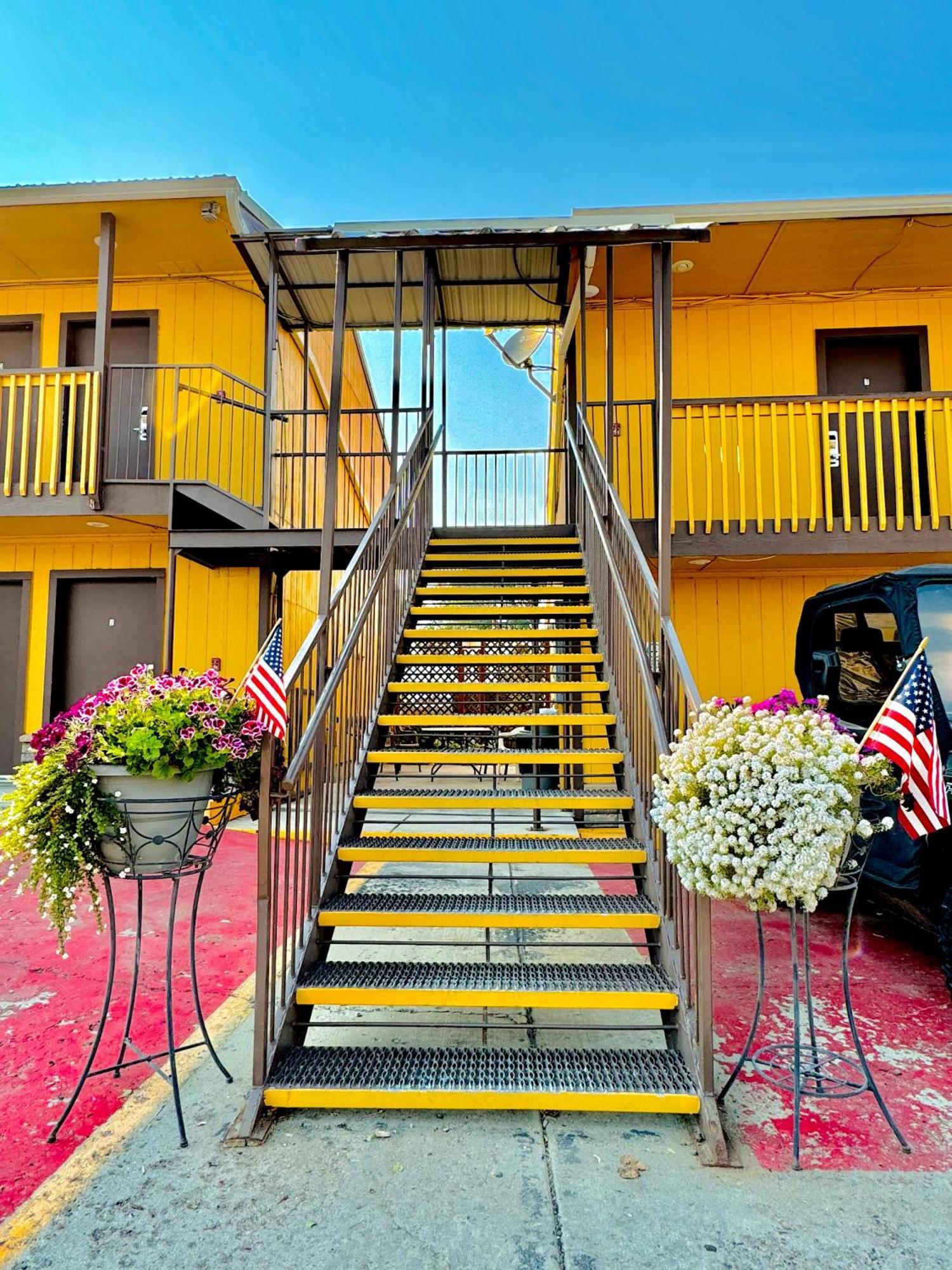 Americas Best Value Inn Salmon Bagian luar foto